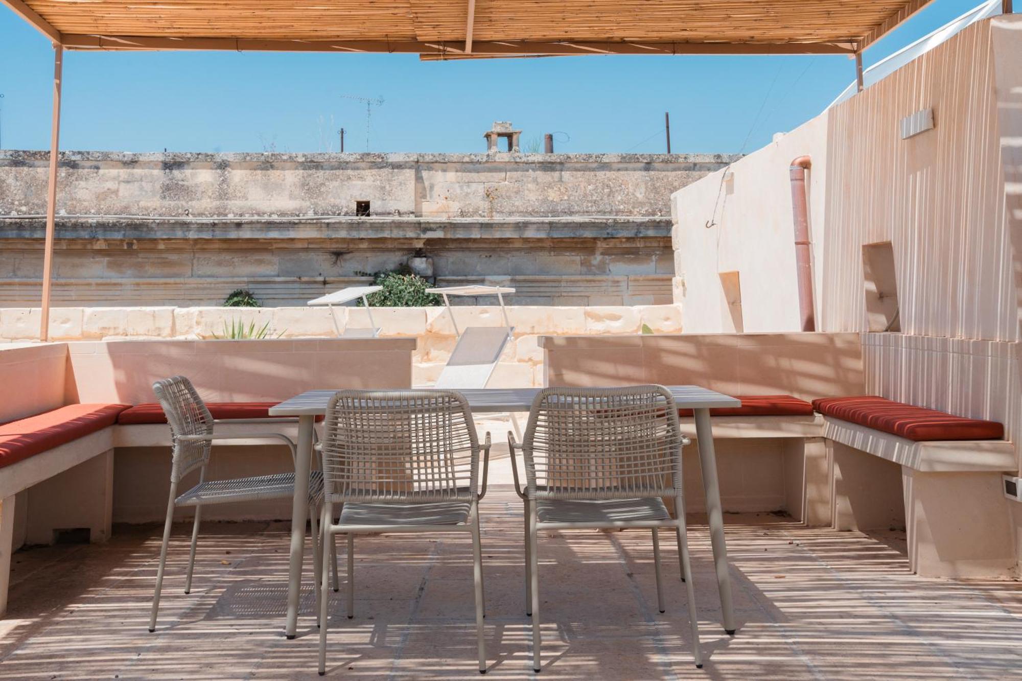 Lotus Apartment & Rooftop By Residence Colibri Lecce Exterior photo